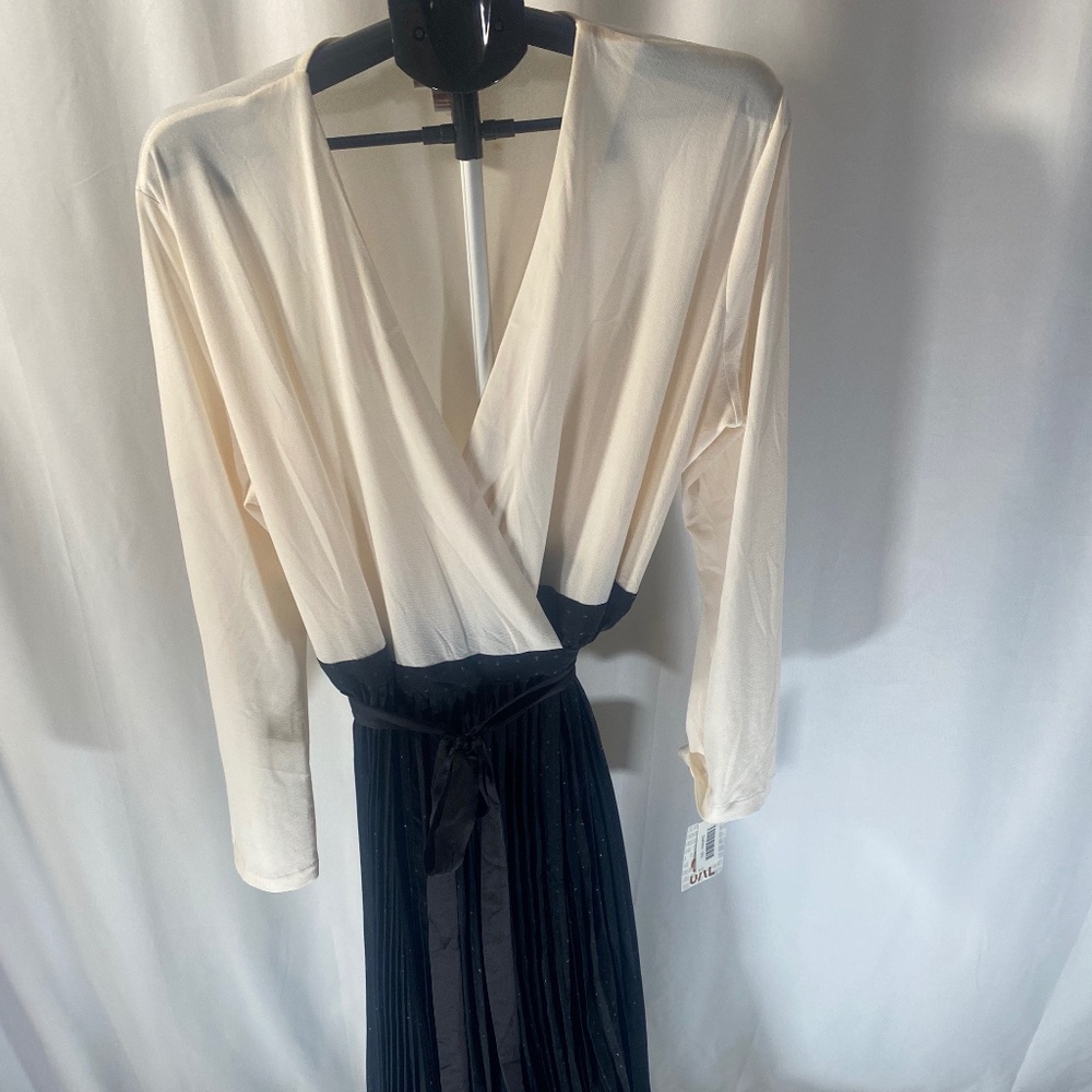 LuLaRoe DeAnne Maxi wrap Dress 3XL Black NWT Short Sleeve Plus Size Long Dress